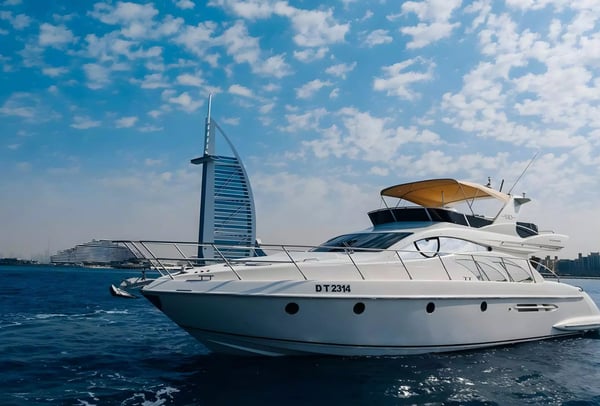 Cruise Dubai's Iconic Coastline