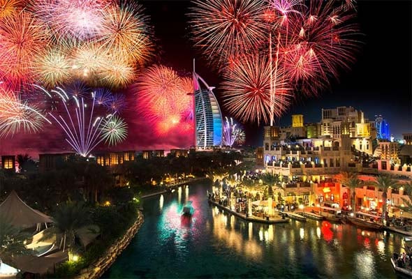 About Dazzling Fireworks At Burj Al Arab Jumeirah
