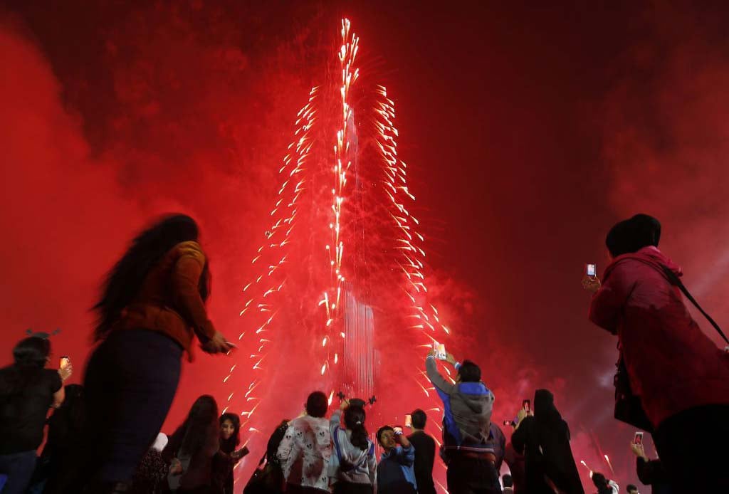 Watch The Firework Show At Peaceful Location Of Jumeirah Emirates Towers