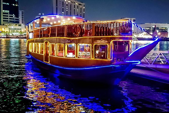 Diner Cruise On A Dhow