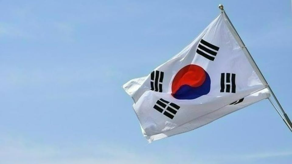 이중 올바른 태극기 모양은? 국민 2명 중 1명은 틀렸다