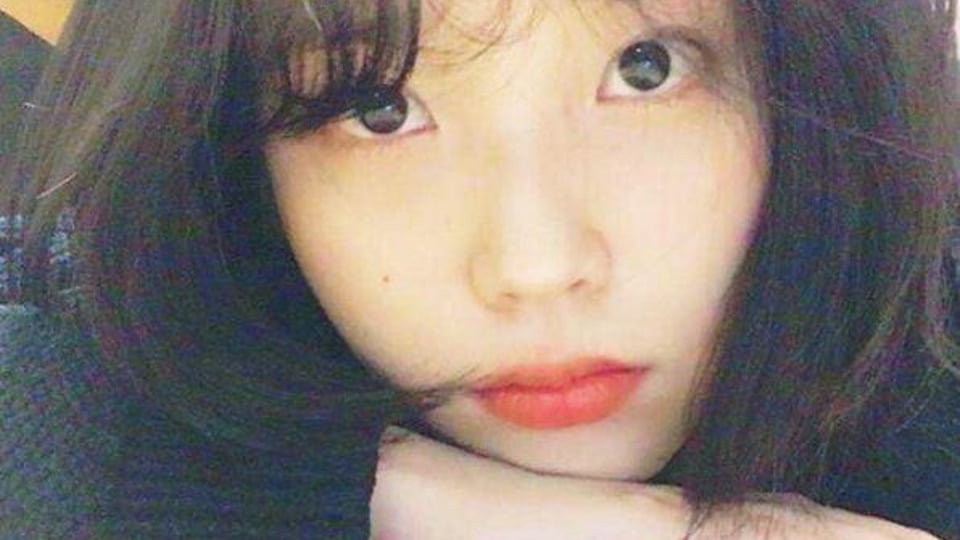 미스터리로 묻힐뻔한 가수 아이유 과거 사진의 진실.
