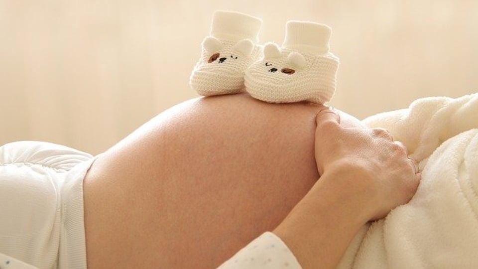 부모가 되니 알게 된 아이에게 소리나는 신발을 신기는 이유.