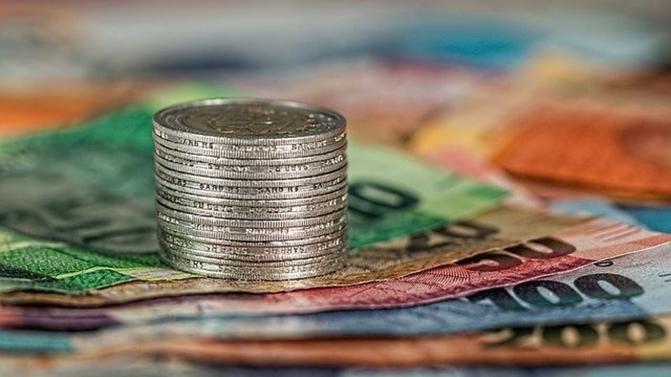 월 700 버는 여자의 직업.