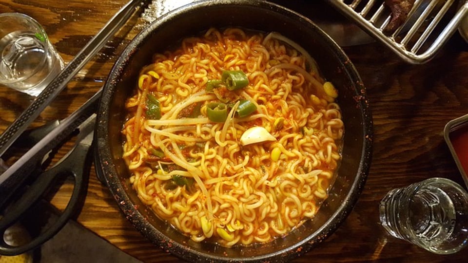 호텔 룸서비스 라면 가격.