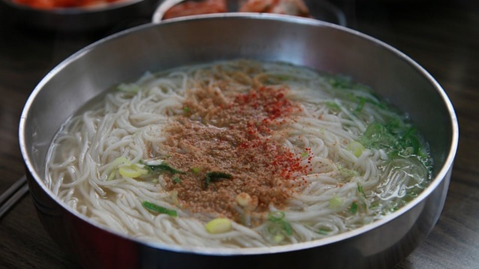 우동vs잔치국수 본인의 취향은?