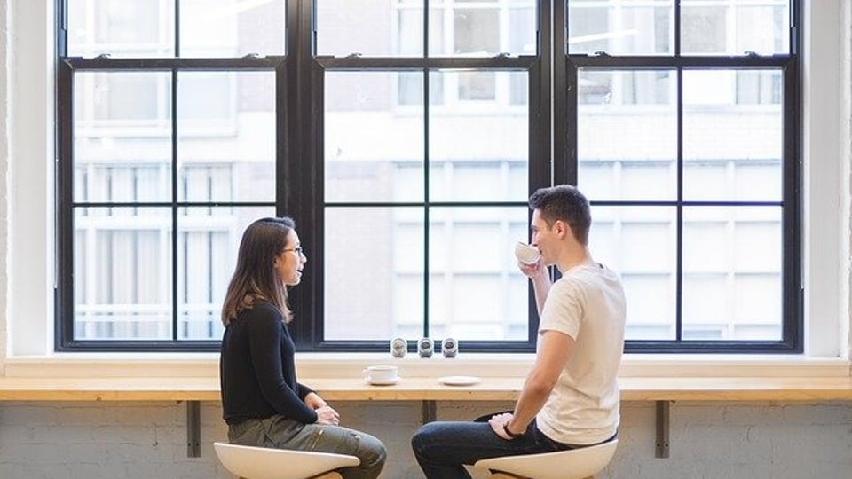 논란 중인 유명 소개팅 앱 가입 조건.