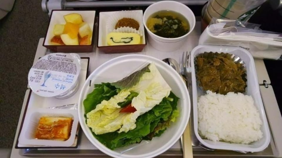 왜 비행기의 기내식은 맛있을까??