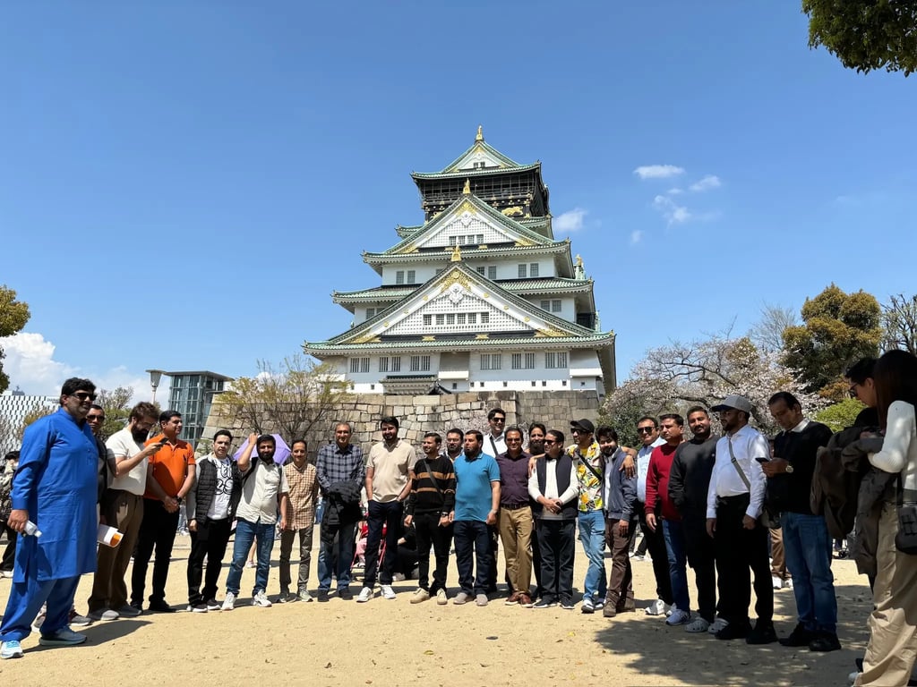 An IBEX group at Osaka Castle