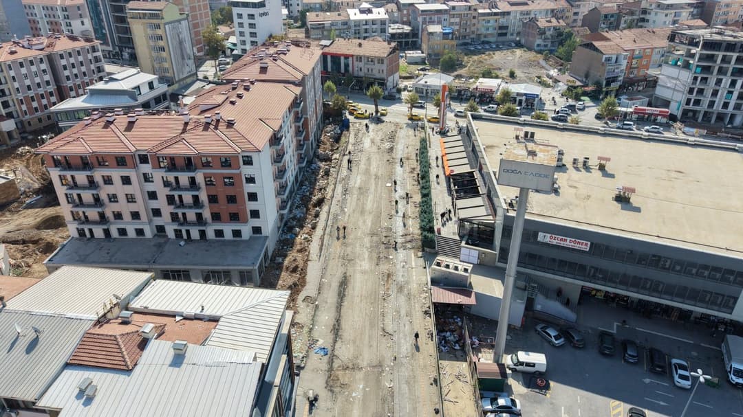 Battalgazi’de Konteyner Çarşı Alanlarında Temizlik ve Trafik Düzenlemesi!