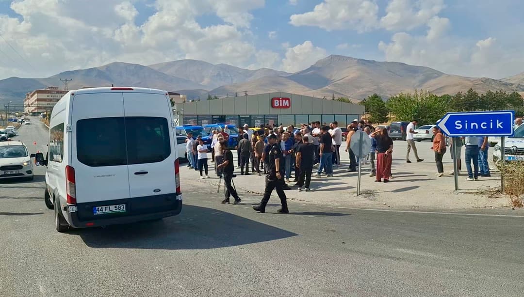 Malatya’da Ölüm Kavşağı Tepkisi: Vatandaşlar Trafik Işığı ve Düzenleme İstedi