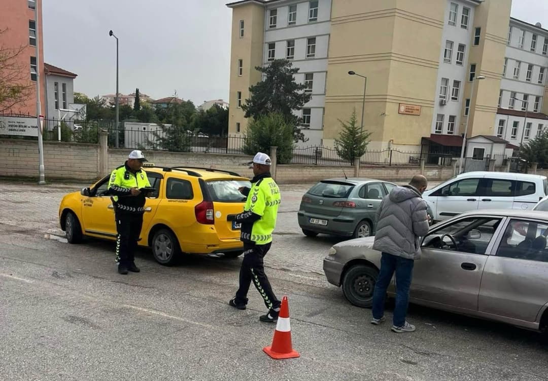 Malatya’da Okul ve Yurt Çevrelerinde Sıkı Denetim