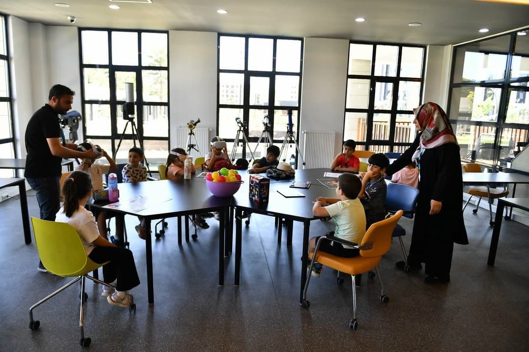 Yeşilyurt’ta Çocuklar Bilim ve Teknolojiyle Buluşuyor