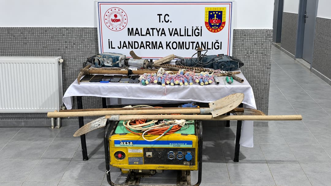 Darende’de Kaçak Kazı Operasyonu: 6 Kişi Suçüstü Yakalandı