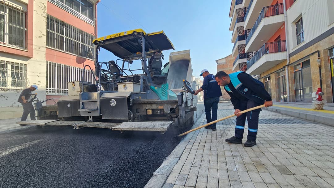 TOKİ Konutlarının Bağlantı Yollarında Asfalt Çalışması Tamamlandı
