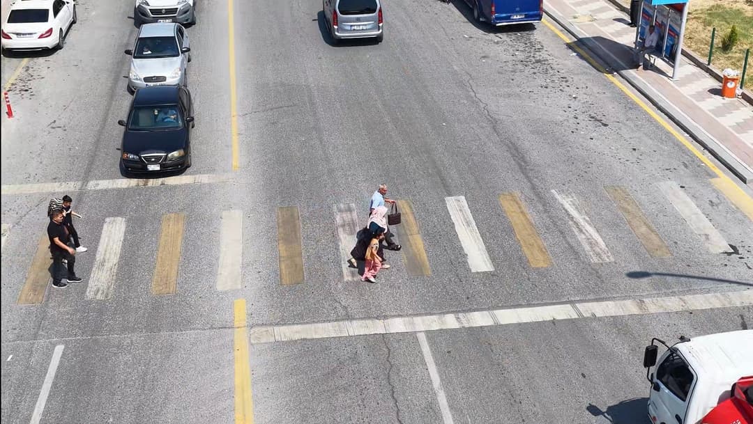 Malatya’da Trafik Denetimi: Yaya Geçitleri Havadan Takip Edildi