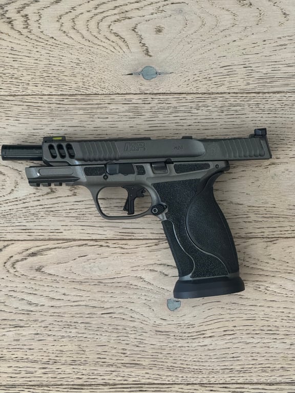 Używany Pistolet smith & wesson mp9 m2.0 9x19
