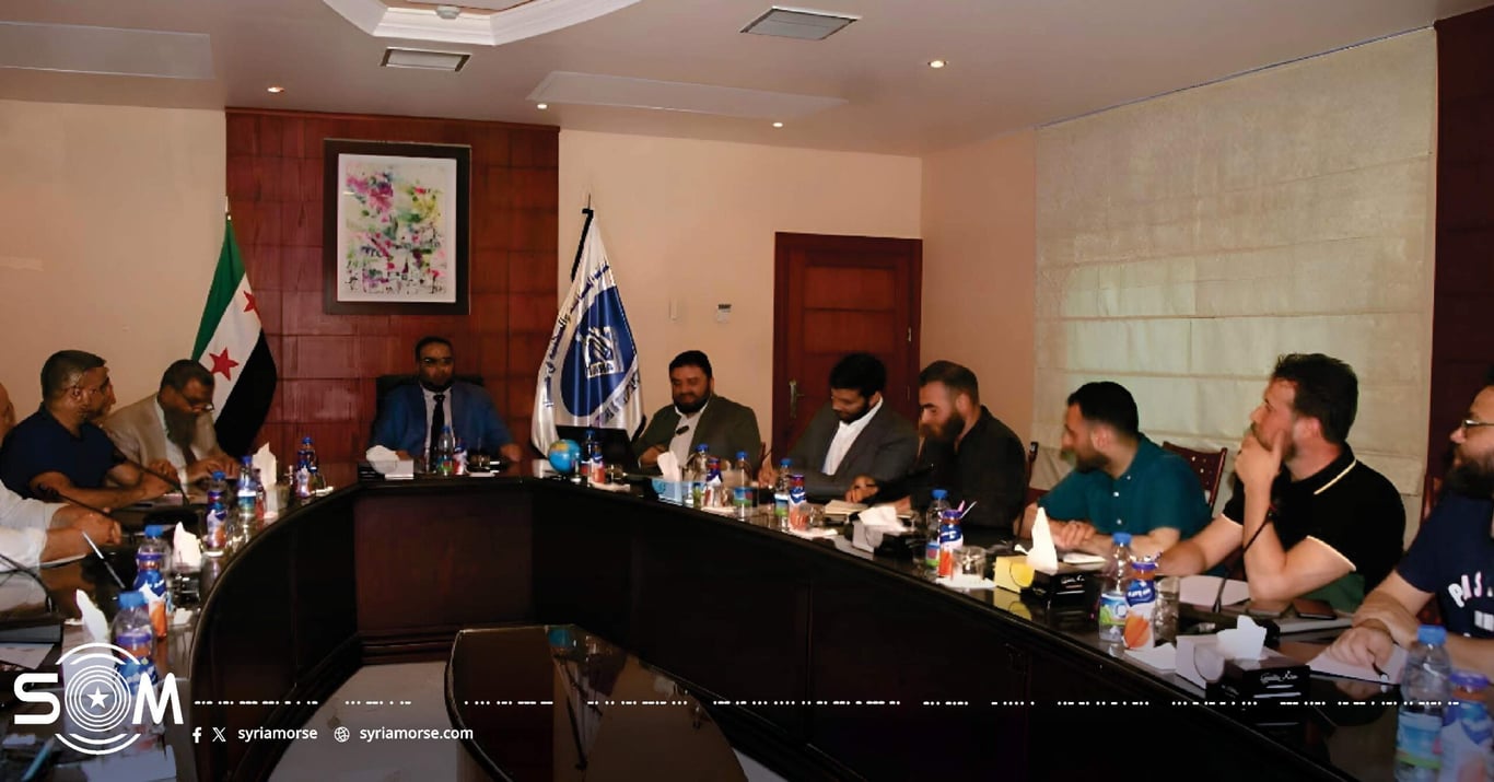 اجتماع في حسياء يبحث دعم التحول الرقمي والشراكة الصناعية مع وايت روم