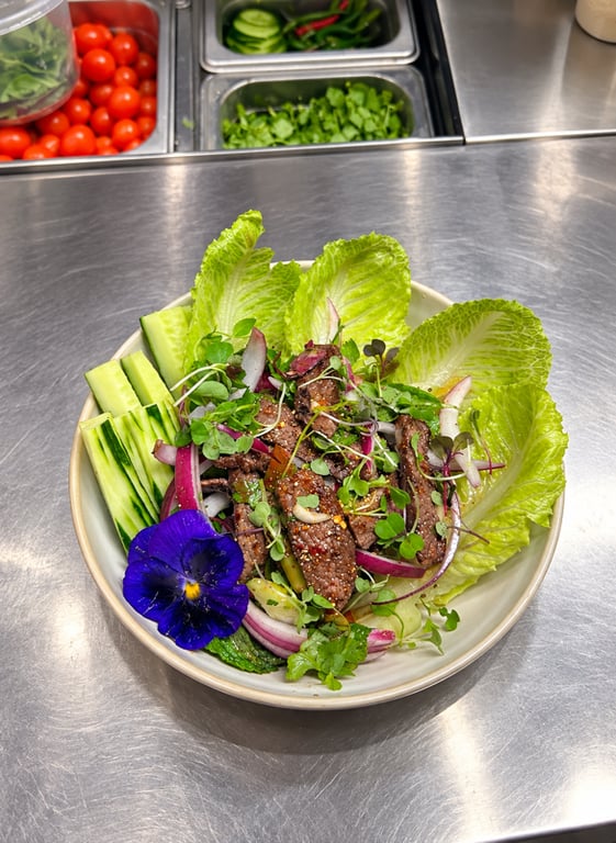 Jai Ten – North-Eastern style Beef or Pork Salad (เต้นใจ / น้ำตกเนื้อ / น้ำตกหมู)