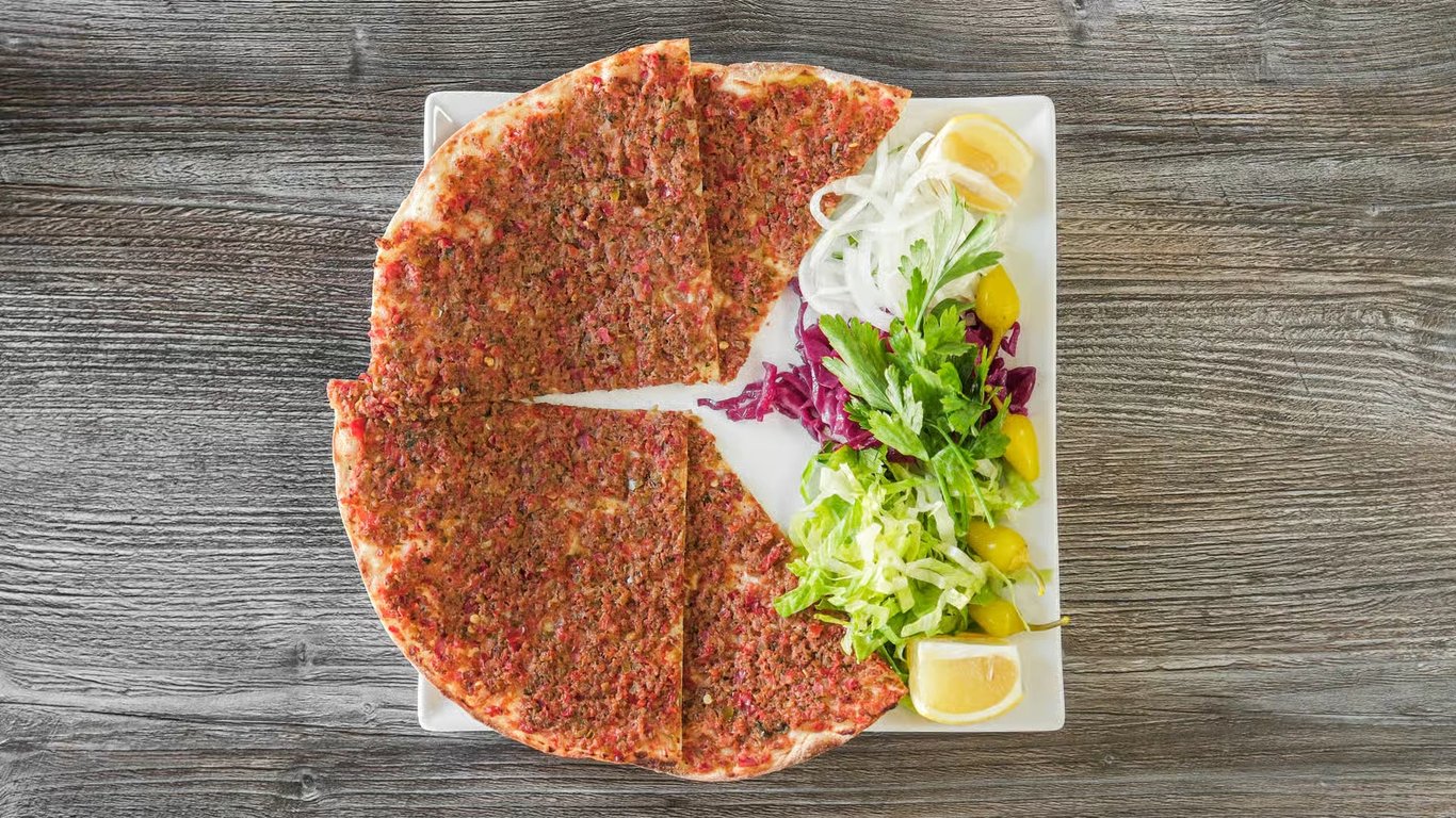 Lahmacun (Turkish Pizza) (1 Piece)