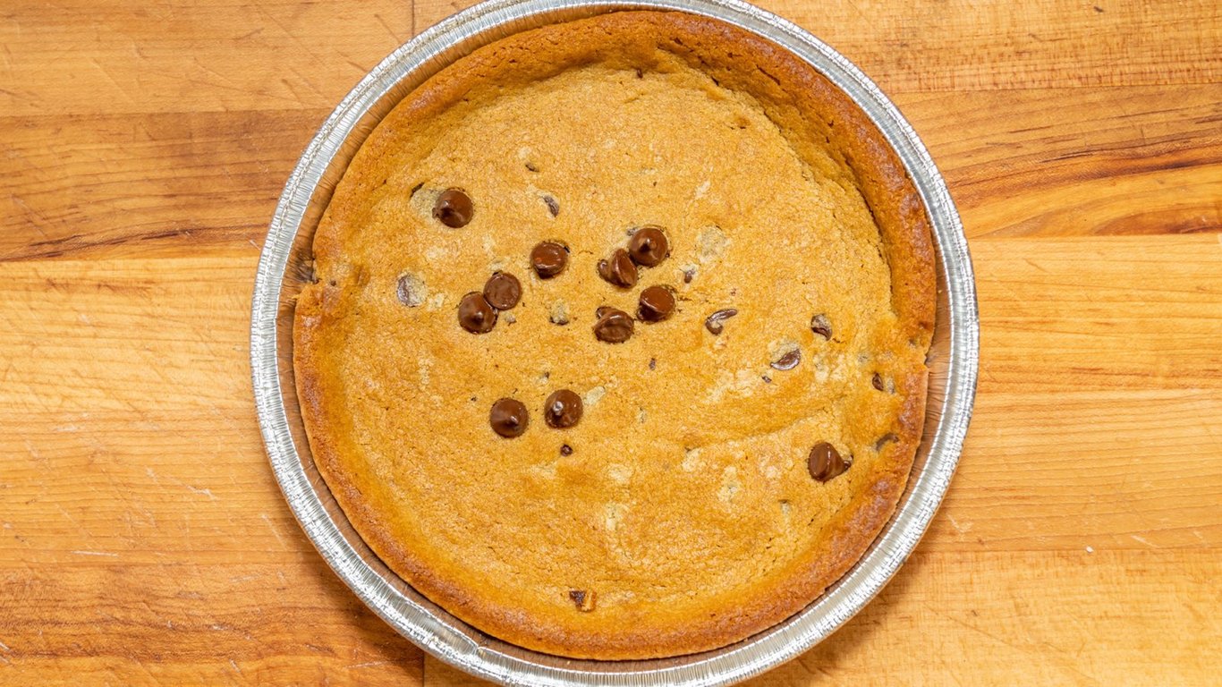 Chocolate Chip Pizza Cookie
