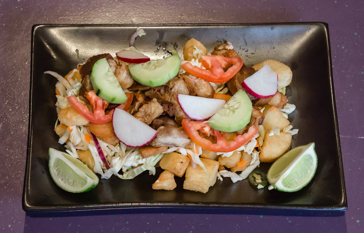 Yuca Frita Con Chicharrones