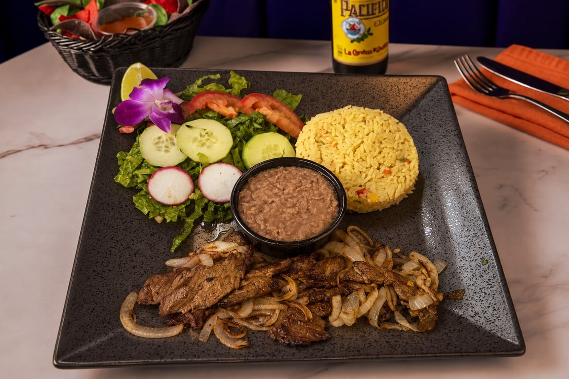 Bistec Encebollado