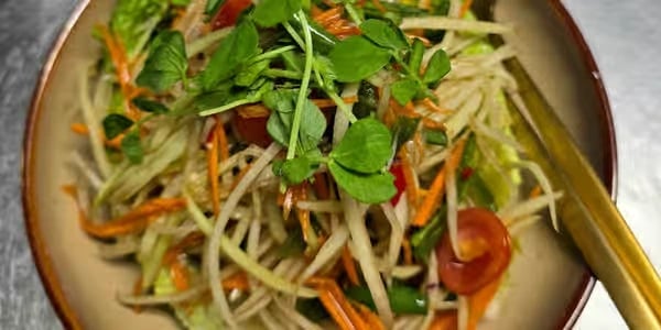 Jai Chum – Northeast Papaya Salad (ใจช้ำ / ส้มตำปลาร้า)