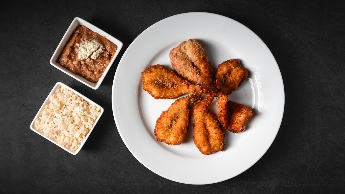 Camarones Empanizados** (Breaded Shrimp)