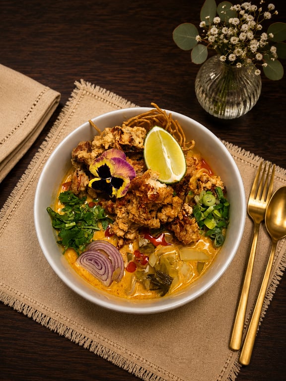 Khon Ruk Talay – Soft-Shell Crab Khao Soi (คนรักทะเล / ข้าวซอยปูนิ่ม)