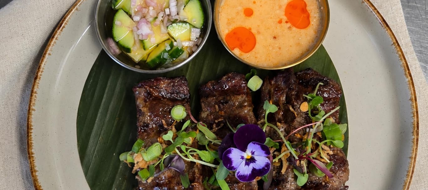 Jeeb Chao Na – Beef Satay (จีบชาวนา / สะเต๊ะเนื้อ)