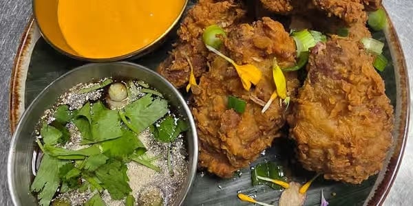 Pler Jai – Lemongrass Wings (เผลอใจ / ปีกไก่ตะไคร้)