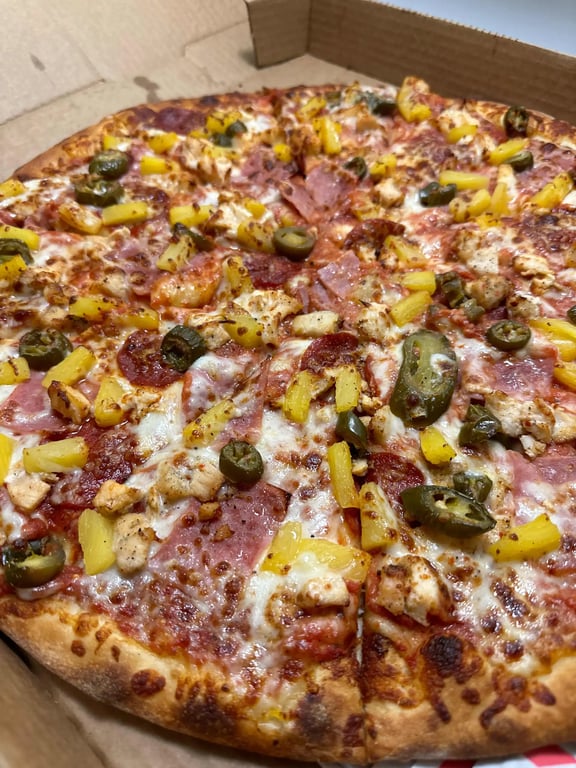 Spicy Hawaiian Pizza