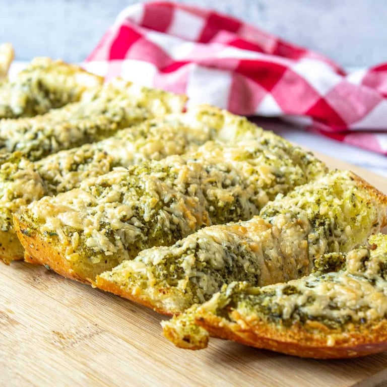 Cheesy Bread with Pesto