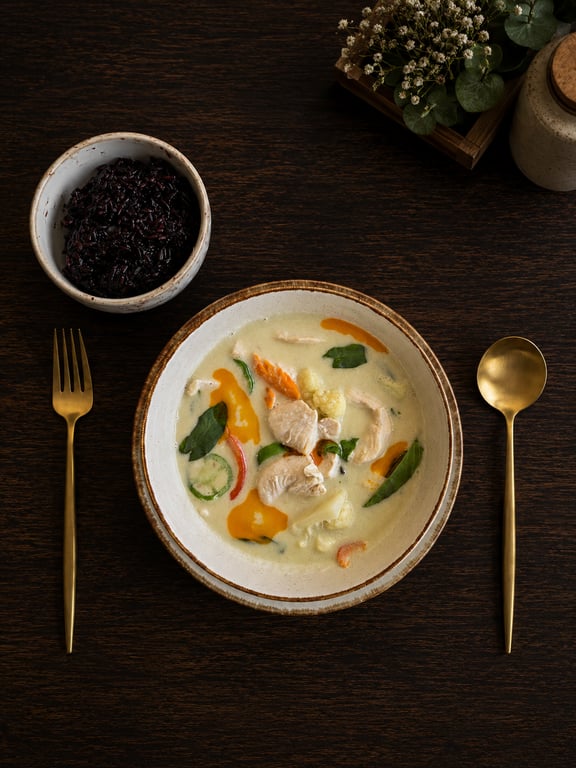 Num Pueng Dian Ha – Green Curry (น้ำผึ้งเดือนห้า / แกงเขียวหวาน)