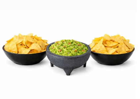 32 oz Guacamole with Chips Tray