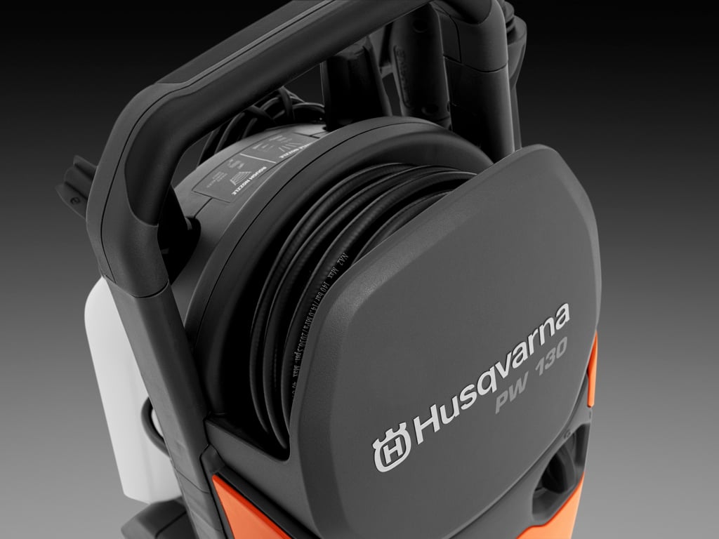 Přihrádka na hadici nabízí pohodlné používání a praktické uskladnění.