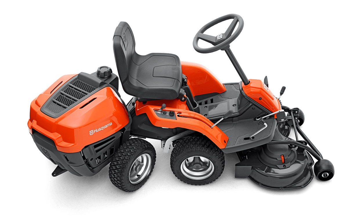 Motor umístěný vzadu zajišťuje lepší přehled při sečení a generuje méně emisí v prostoru řidiče.