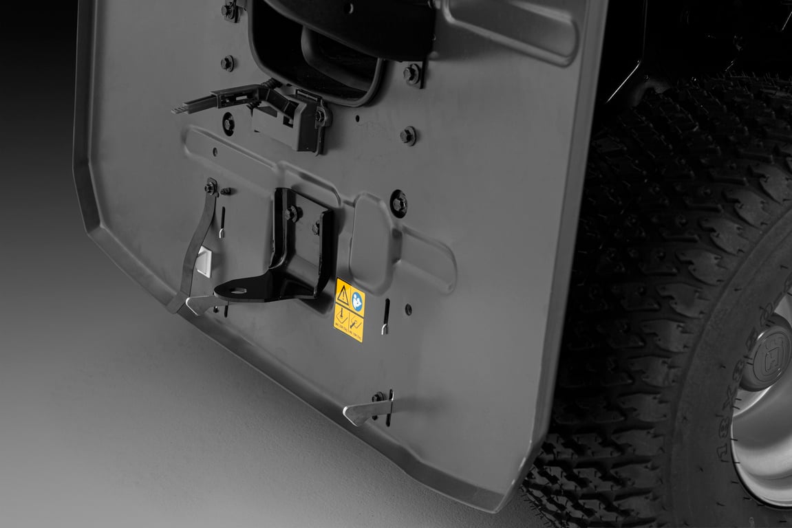 Další funkce díky přiloženému tažnému háku, který umožňuje použití mnoha příslušenství.