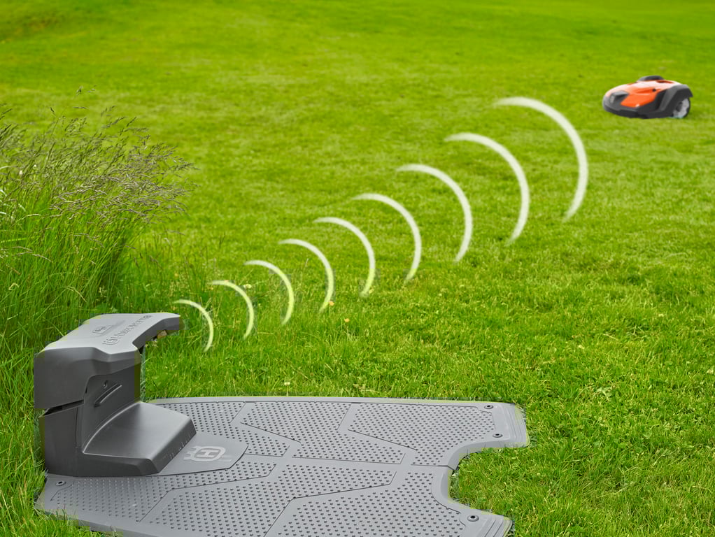 Sekačka sama automaticky vyhledá nabíjecí stanici