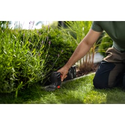 Obrázek #2 k produktu Husqvarna Aspire™ S20-P4A s akumulátorem a nabíječkou 