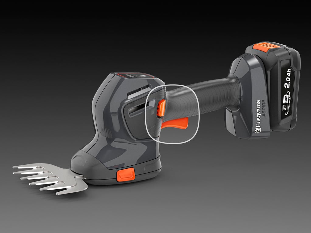 Elegantní černý design doplněný oranžovými detaily, které vás intuitivně navedou ke všem interakčním bodům