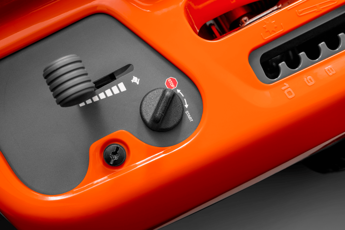 Jednoduché uvedení do provozu bez potřeby použití sytiče. Stačí otočit klíčkem a jet.