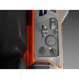 Obrázek #4 k produktu HUSQVARNA RC 320Ts AWD (bez žac. ústrojí) 