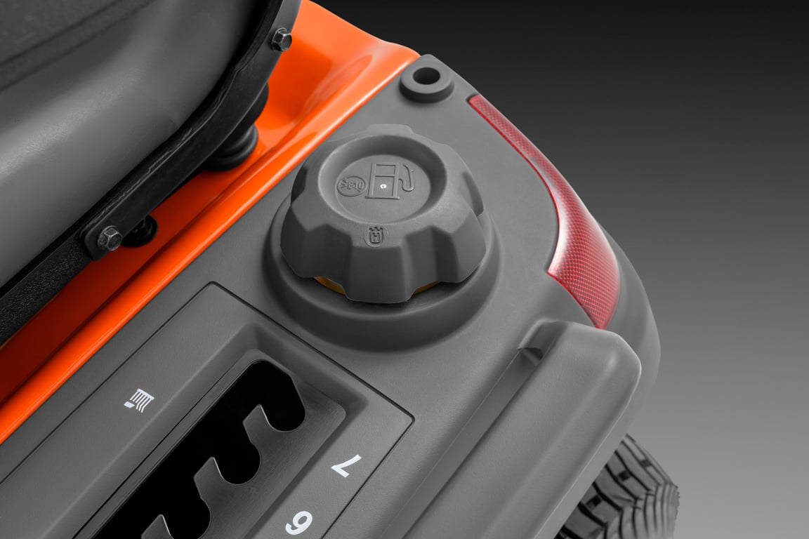 Snadno přístupné víčko palivové nádrže