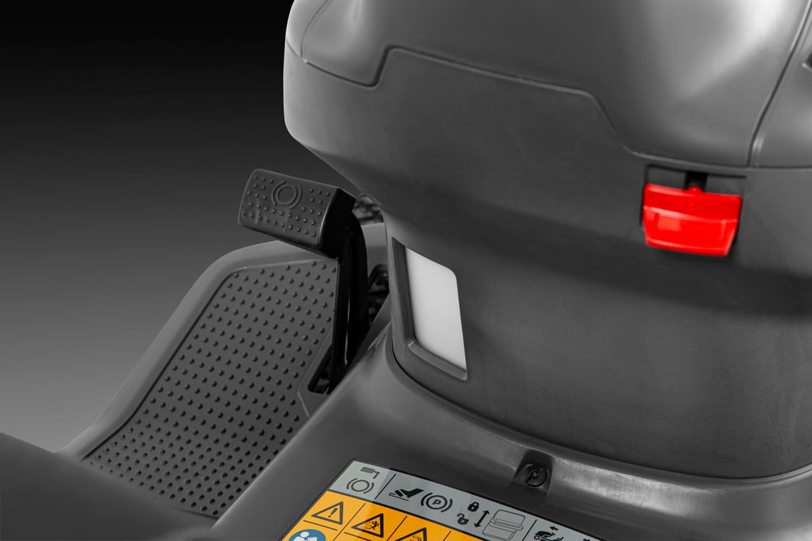 Snadná kontrola hladiny paliva skrze průhledné okénko