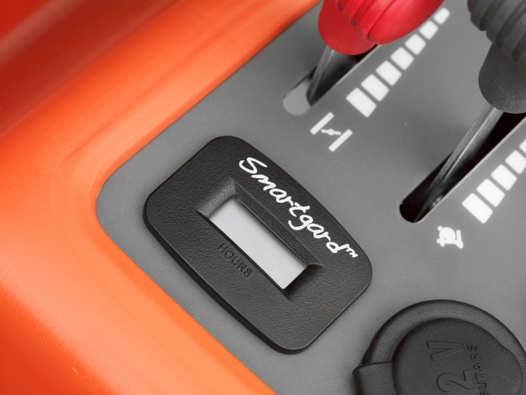 Ukazuje, kdy je čas provést servis sekačky, a usnadňuje tak udržování sekačky v co nejlepším stavu.