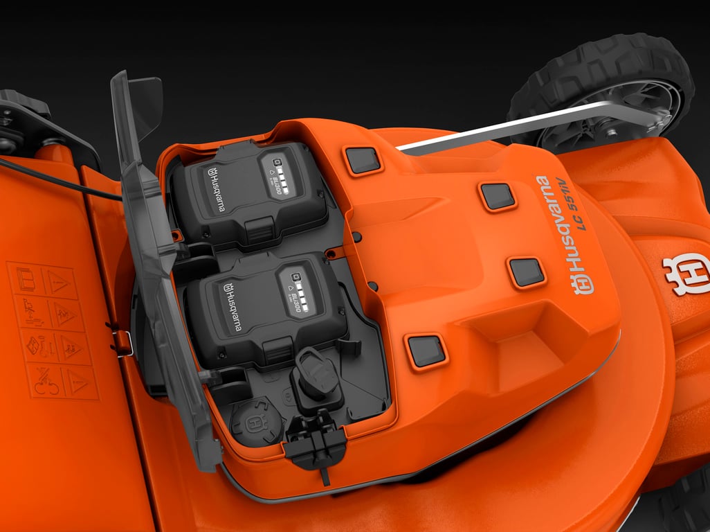 Plynulá hnací síla dvou akumulátorů umožňuje výrazně prodloužit dobu sečení a dosáhnout perfektního vzhledu trávníku.