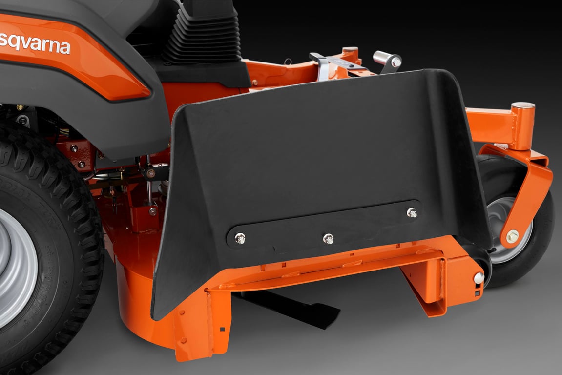 Vyhazovací otvor je vyroben z vysoce odolné pryže, aby odolal opotřebení a zabránil případnému poškození okolí.