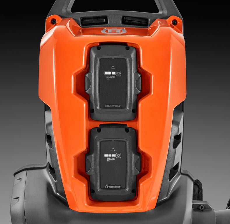 Dva sloty pro akumulátory zajišťují dlouhou dobu provozu, takže můžete pracovat déle s menším počtem přerušení.